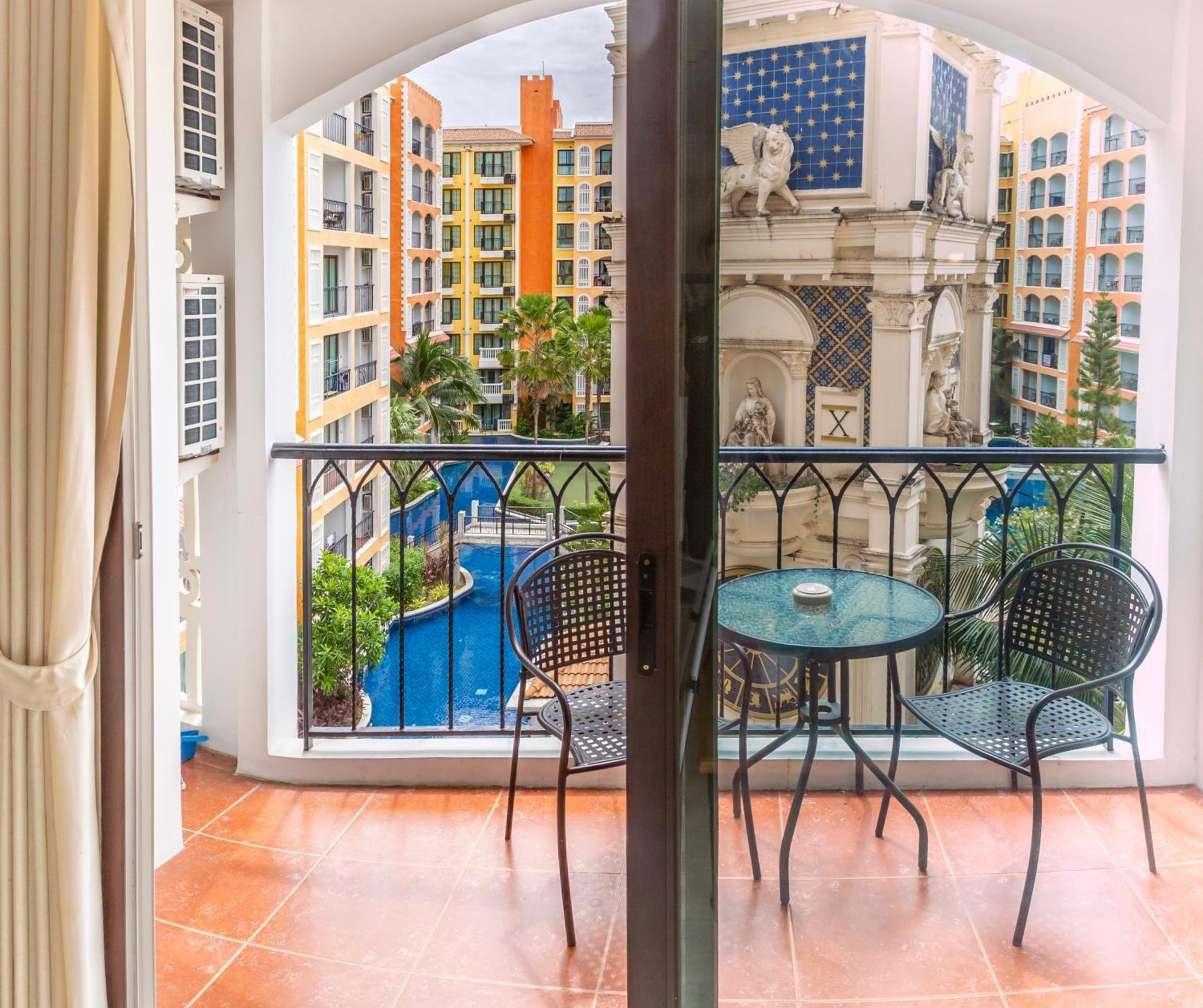 Venetian Residence Jomtien Exterior foto